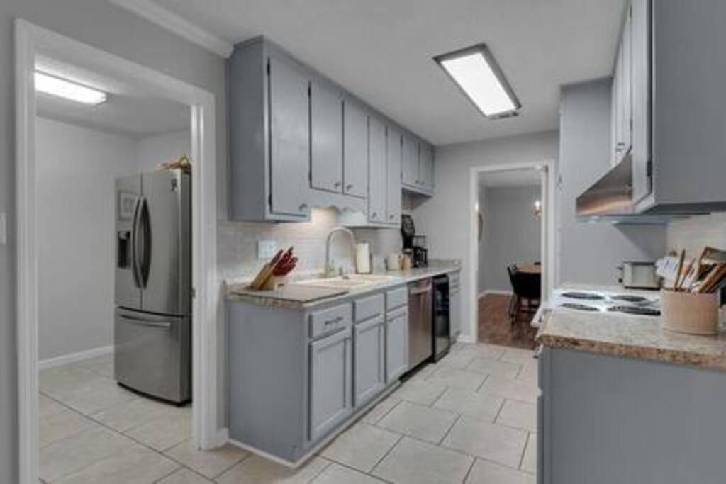 Quiet Relaxing Home - Close To Downtown & Beach 4Br-2Bt Pensacola Exterior foto