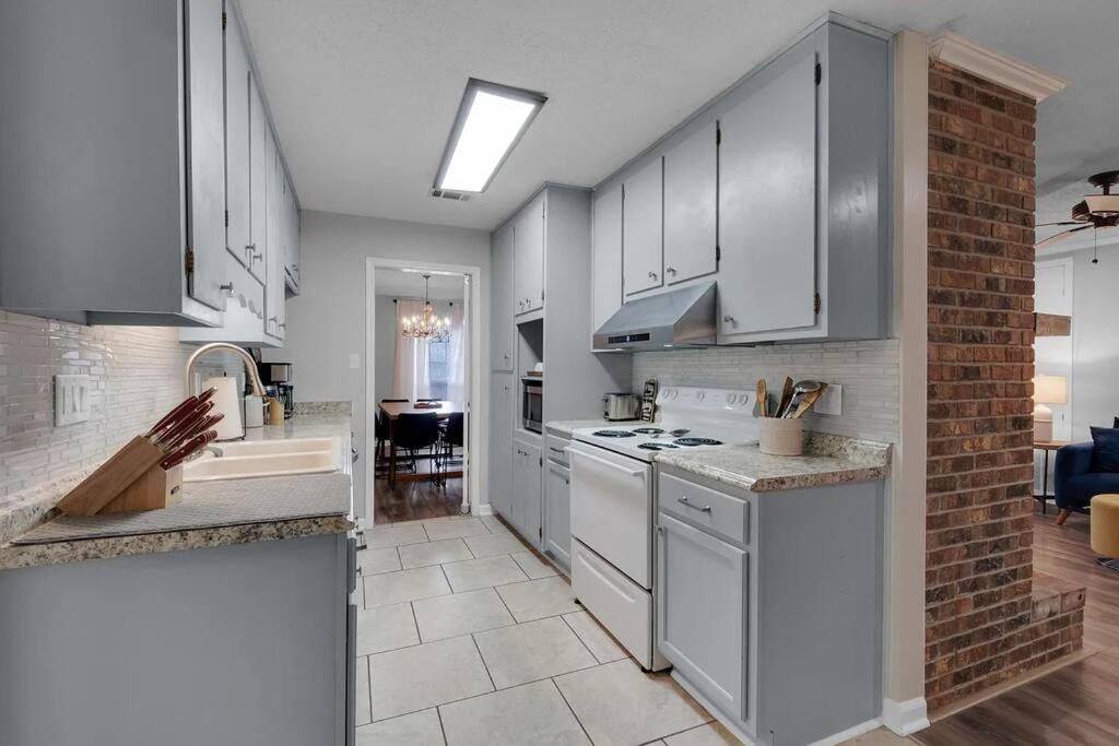 Quiet Relaxing Home - Close To Downtown & Beach 4Br-2Bt Pensacola Exterior foto